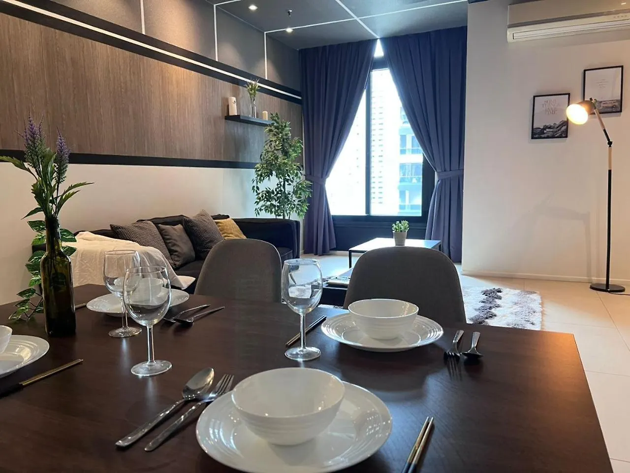 Kontakt z Arcoris Soho 1-4Pax Cozy Home